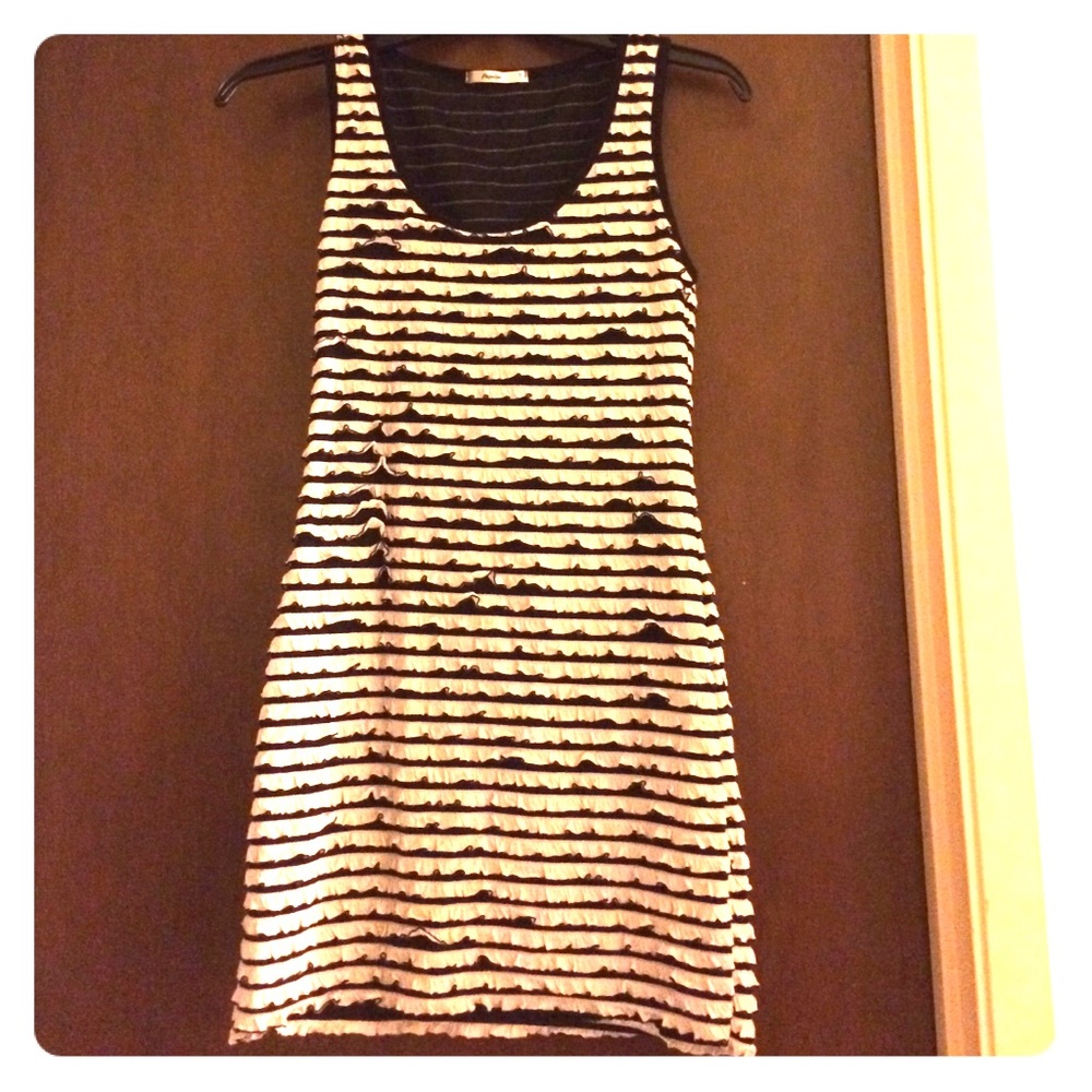 Beige ruffle dress womens size small